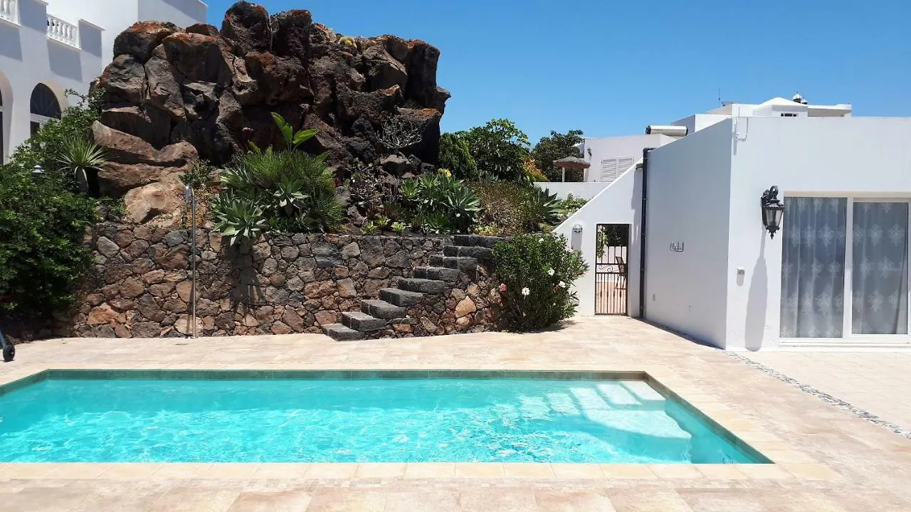 Villa Essence - A Unique Detached Villa With A-C, Heated Private Pool, Hottub, Gardens, Patios And Stunning Views! Tías Espagne