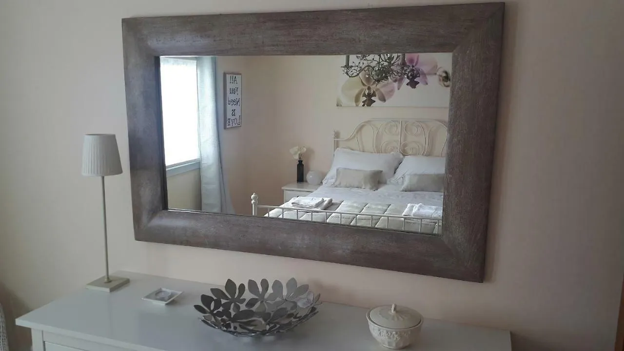 Villa Essence - A Unique Detached Villa With A-C, Heated Private Pool, Hottub, Gardens, Patios And Stunning Views! Tías Espagne